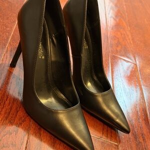 Shoe Dazzle Classic Black Heels